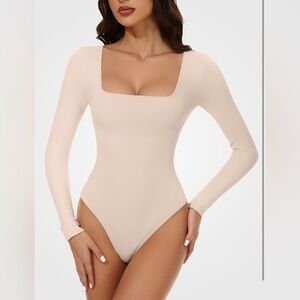 Women’s cream square neck long sleeve thong onesie NWT M